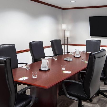 Courtyard By Marriott Stamford Downtown Hotel Екстериор снимка
