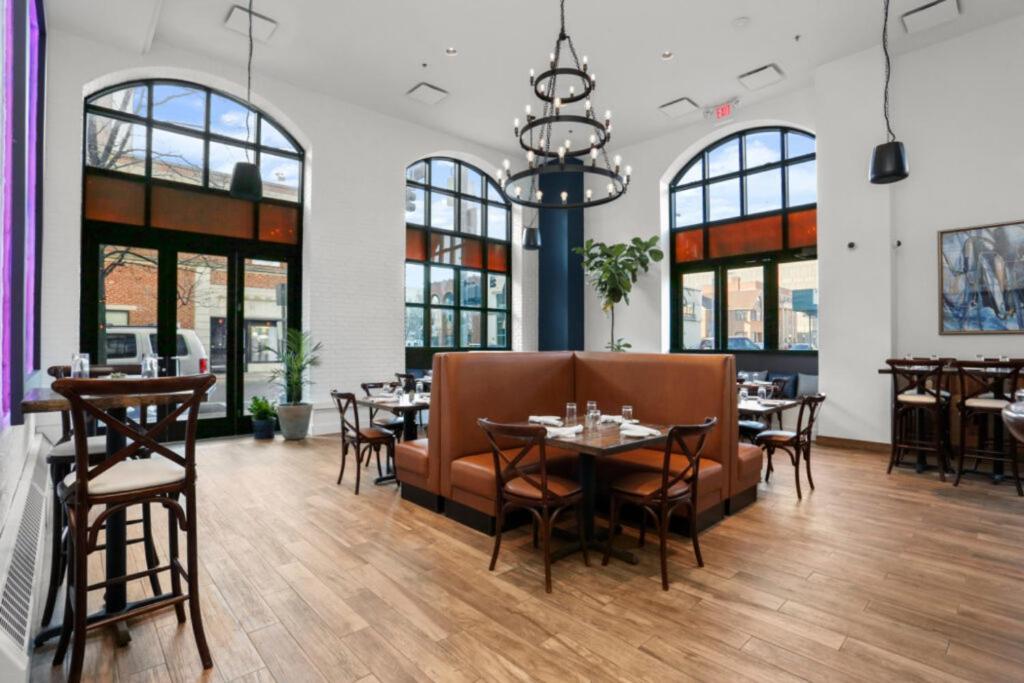 Courtyard By Marriott Stamford Downtown Hotel Екстериор снимка