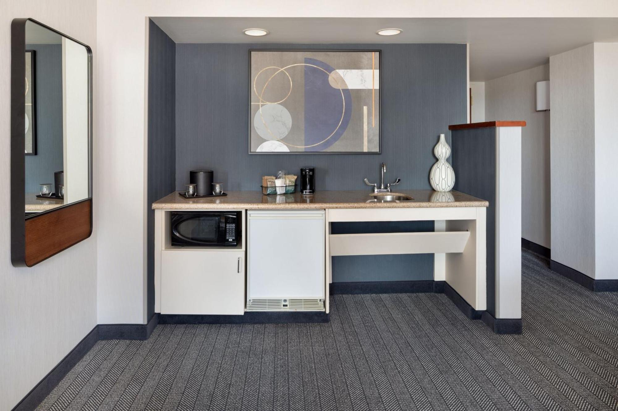 Courtyard By Marriott Stamford Downtown Hotel Екстериор снимка