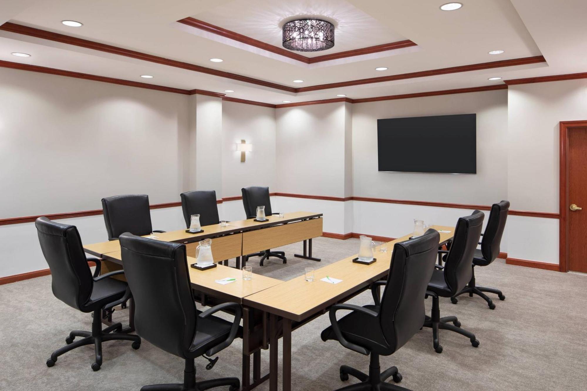 Courtyard By Marriott Stamford Downtown Hotel Екстериор снимка