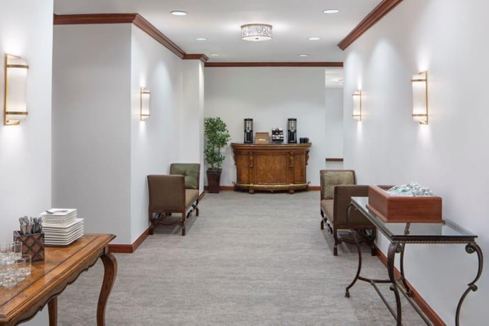 Courtyard By Marriott Stamford Downtown Hotel Екстериор снимка